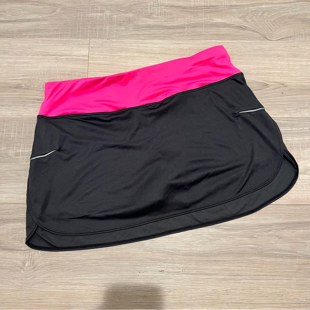 Athletic grey and pink sport skirt with shorts